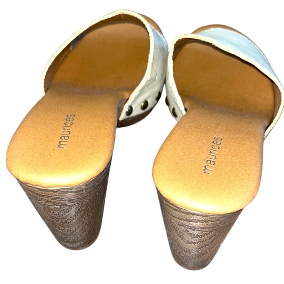 Maurice’s Stylish Round Toe Chunky Block Heels - Picture 2 of 2